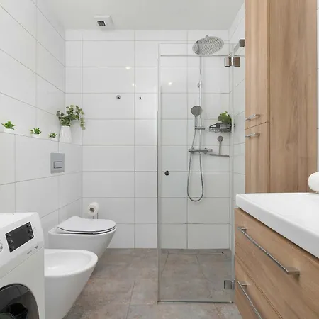 Functional With Gym & Sauna By Renters *