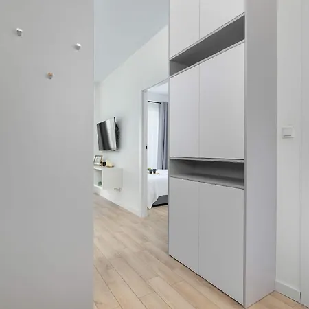 Functional With Gym & Sauna By Renters